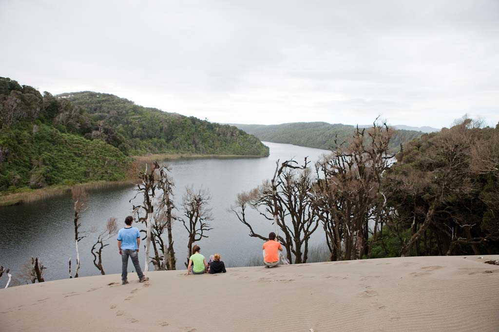 reserva costera, chaihuin, dunas de colun, lagunas gemelas, corral, ruta del mar. copia